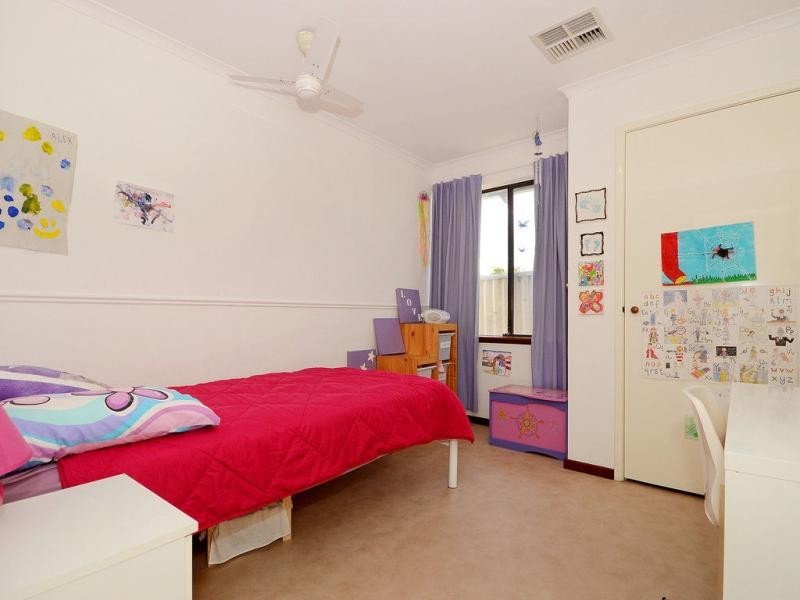 33 Firwood Trail, Woodvale WA 6026