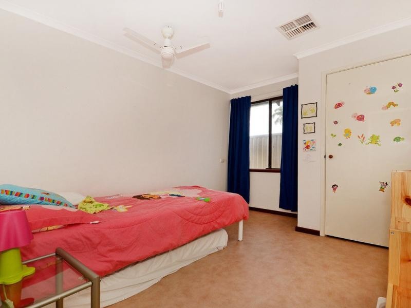 33 Firwood Trail, Woodvale WA 6026