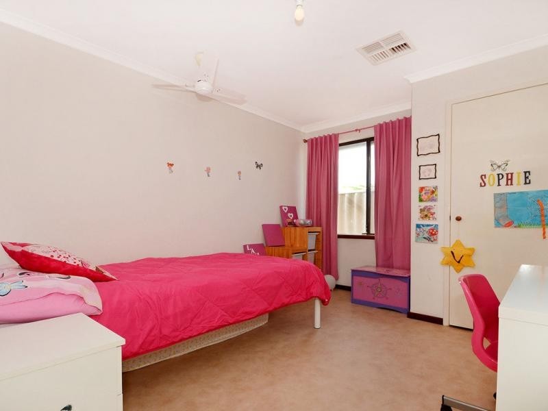 33 Firwood Trail, Woodvale WA 6026
