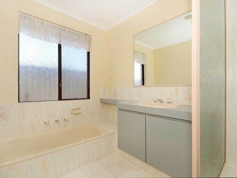 33 Firwood Trail, Woodvale WA 6026