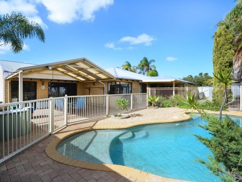 33 Firwood Trail, Woodvale WA 6026