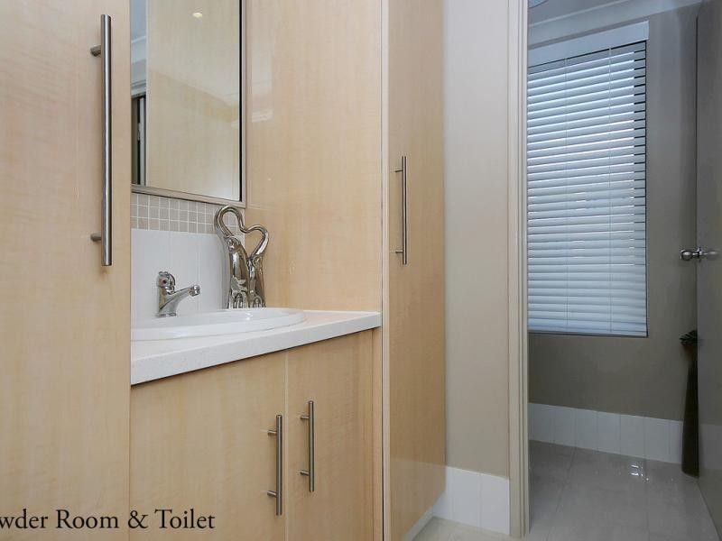 27 Toulon Circle, Mindarie WA 6030