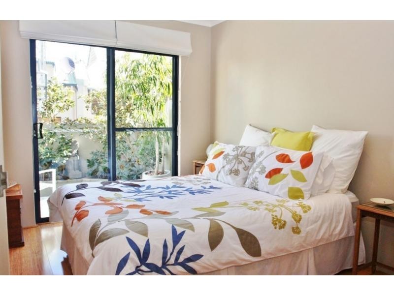 27 Toulon Circle, Mindarie WA 6030