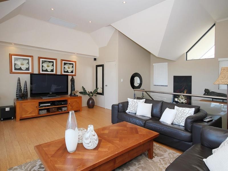 27 Toulon Circle, Mindarie WA 6030