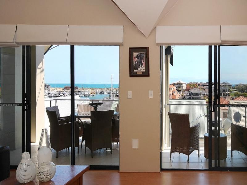27 Toulon Circle, Mindarie WA 6030