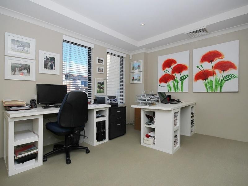 27 Toulon Circle, Mindarie WA 6030