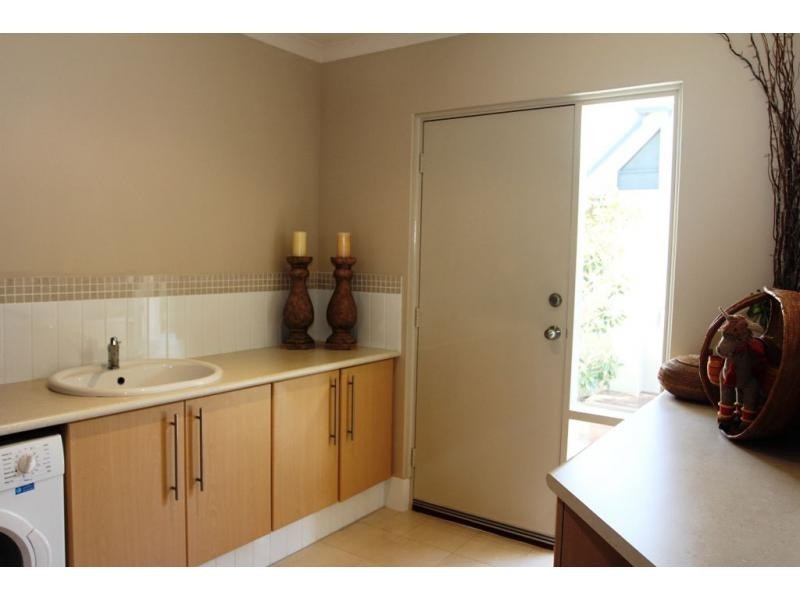 27 Toulon Circle, Mindarie WA 6030