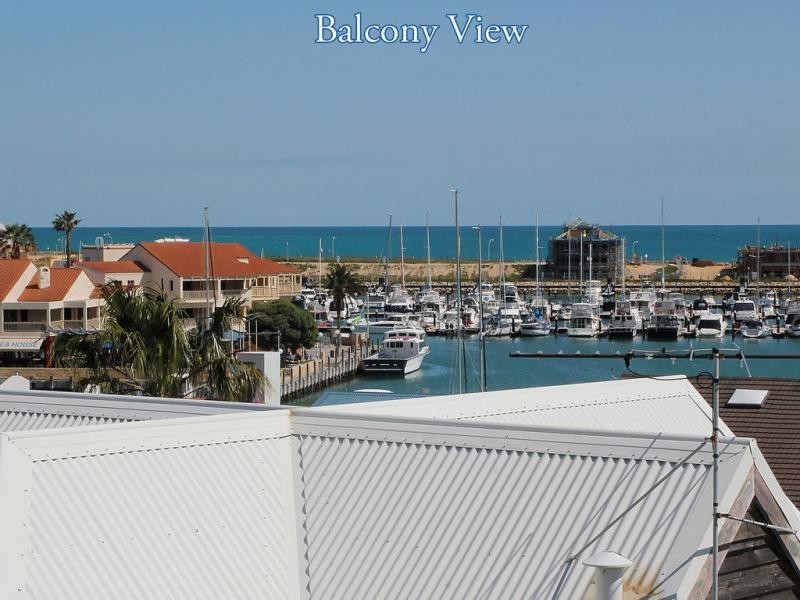 27 Toulon Circle, Mindarie WA 6030