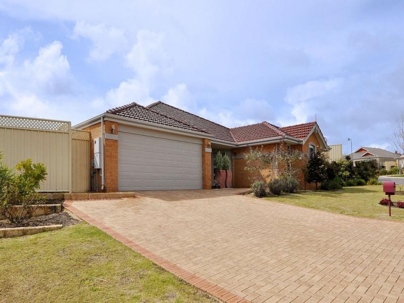 11 Hewlett Turn, Tapping WA 6065