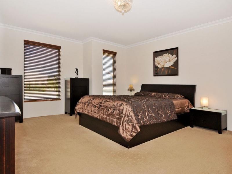 11 Hewlett Turn, Tapping WA 6065