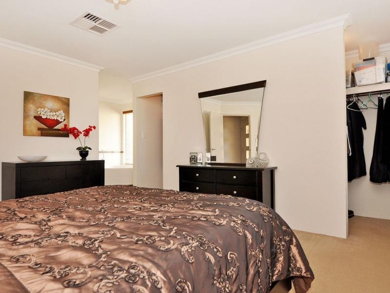 11 Hewlett Turn, Tapping WA 6065