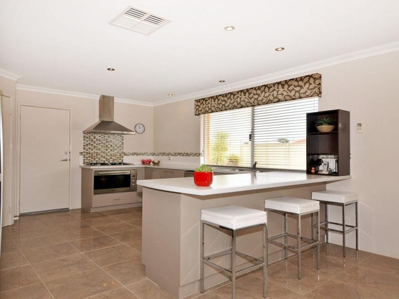 11 Hewlett Turn, Tapping WA 6065