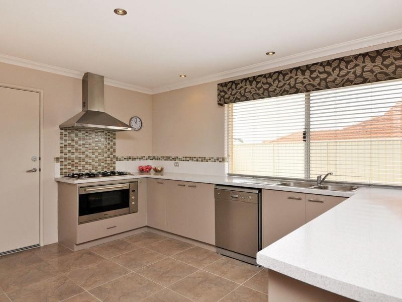 11 Hewlett Turn, Tapping WA 6065