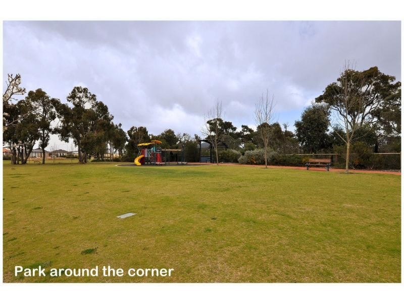 11 Hewlett Turn, Tapping WA 6065