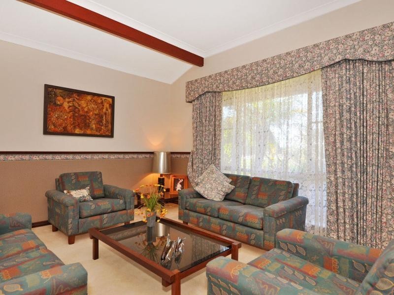 24 Castlegate Way, Woodvale WA 6026