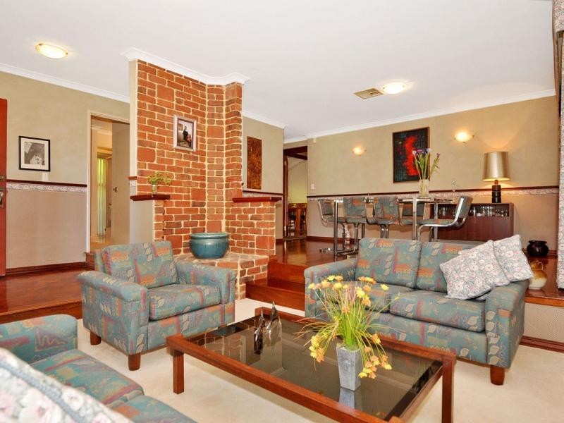 24 Castlegate Way, Woodvale WA 6026