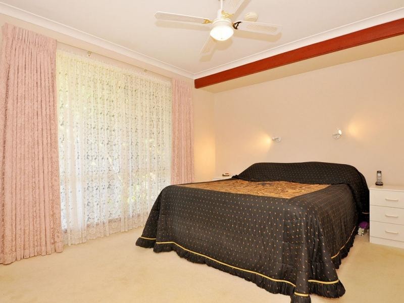 24 Castlegate Way, Woodvale WA 6026