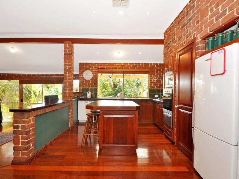 24 Castlegate Way, Woodvale WA 6026