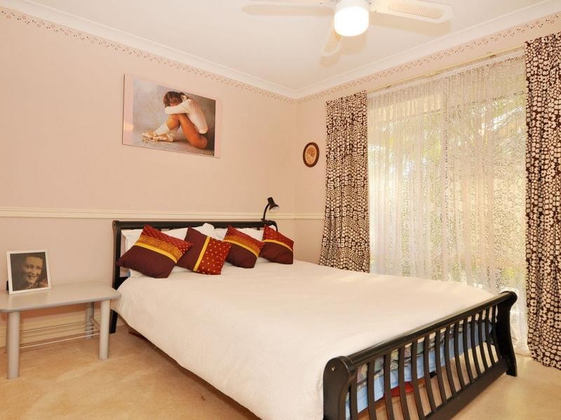 24 Castlegate Way, Woodvale WA 6026