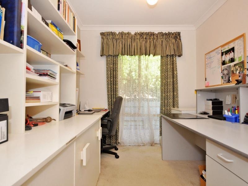 24 Castlegate Way, Woodvale WA 6026