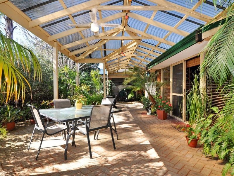 24 Castlegate Way, Woodvale WA 6026