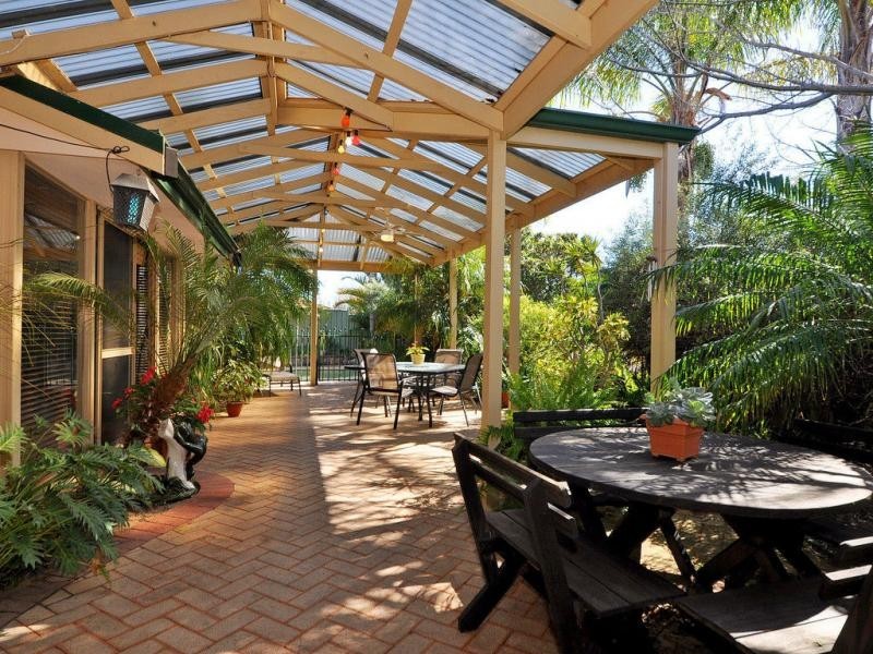 24 Castlegate Way, Woodvale WA 6026