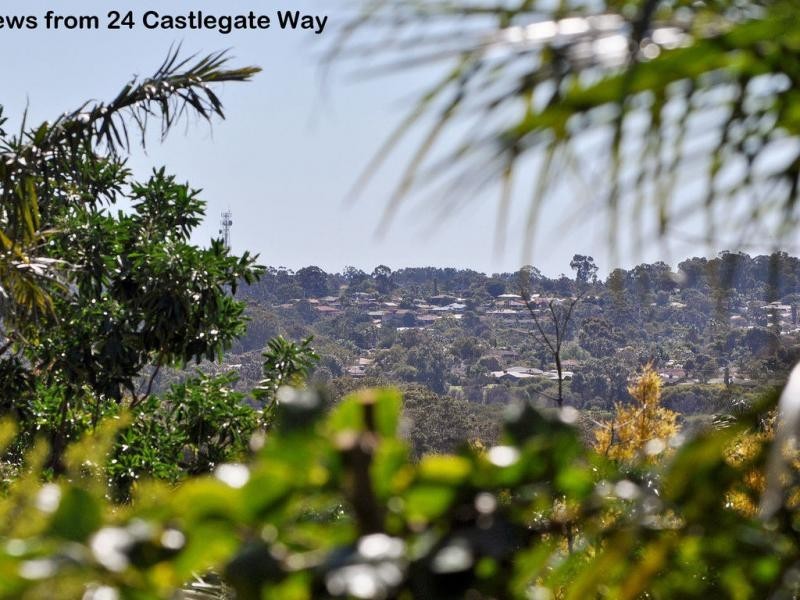 24 Castlegate Way, Woodvale WA 6026