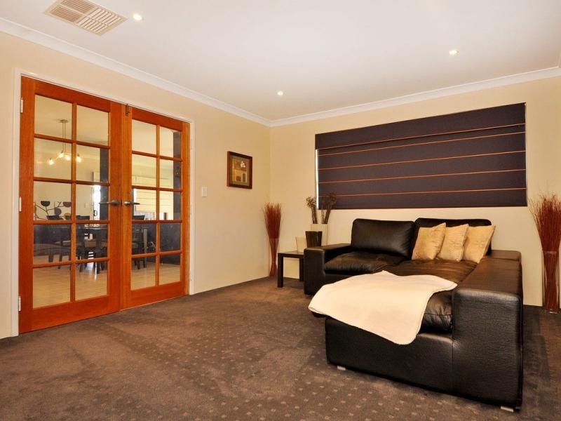 6 Waite Ridge, Aveley WA 6069