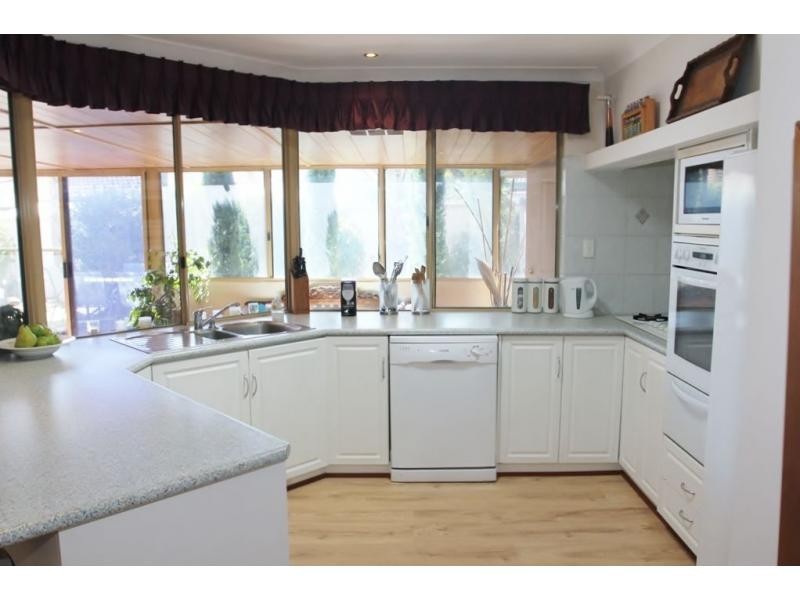 5 Ellis Grove, Woodvale WA 6026