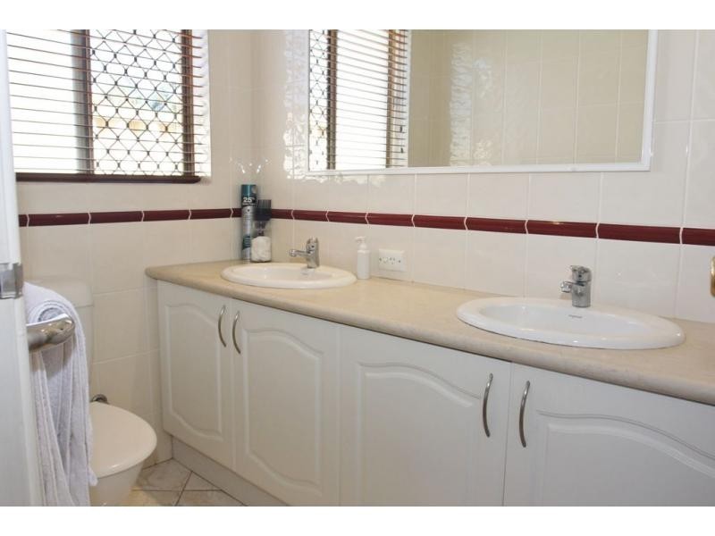 5 Ellis Grove, Woodvale WA 6026