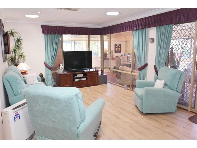 5 Ellis Grove, Woodvale WA 6026