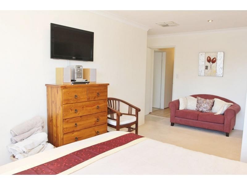 5 Ellis Grove, Woodvale WA 6026