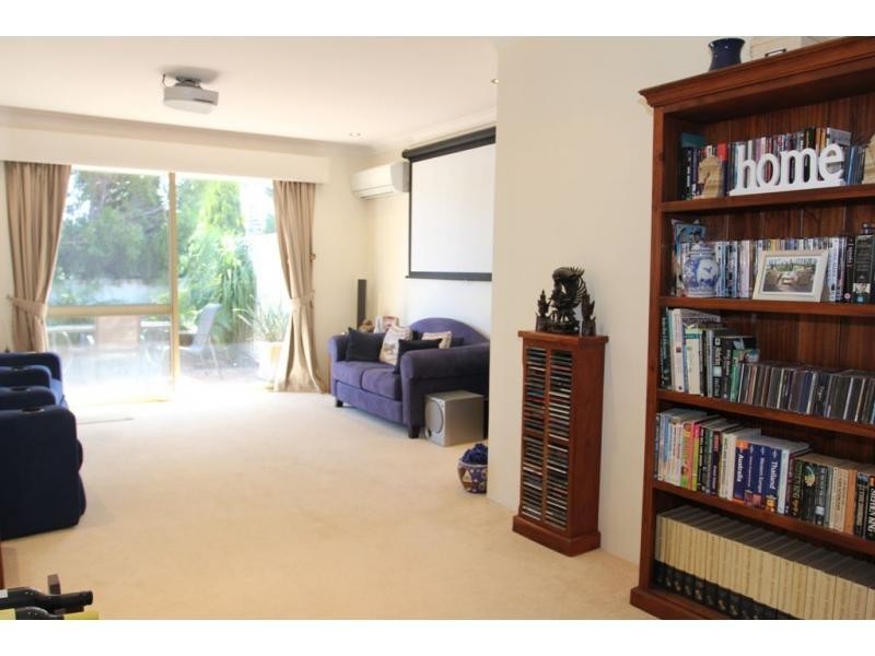 5 Ellis Grove, Woodvale WA 6026