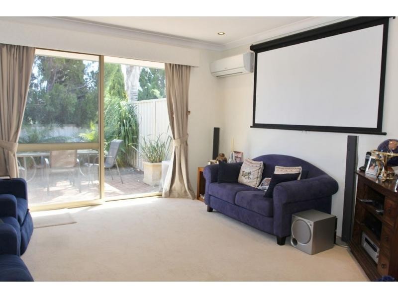 5 Ellis Grove, Woodvale WA 6026