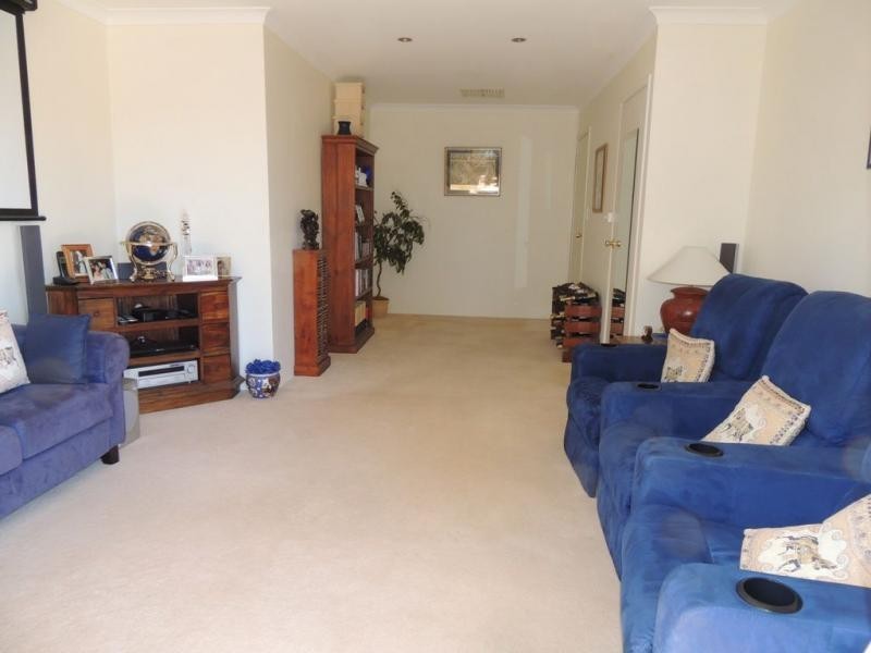 5 Ellis Grove, Woodvale WA 6026