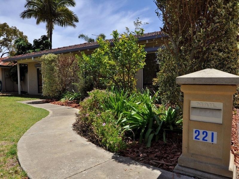 221 Lilburne Road, Duncraig WA 6023