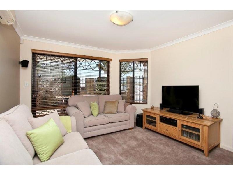 23B Blackwattle Parade, Padbury WA 6025