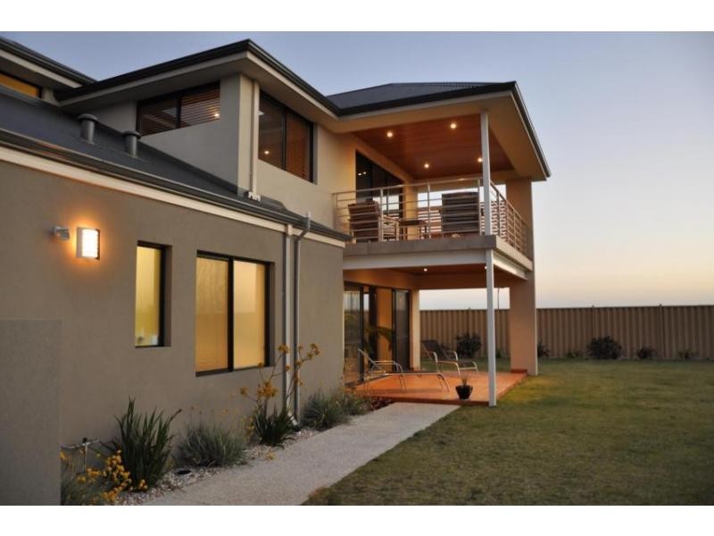 4 Kallatina Drive, Iluka WA 6028