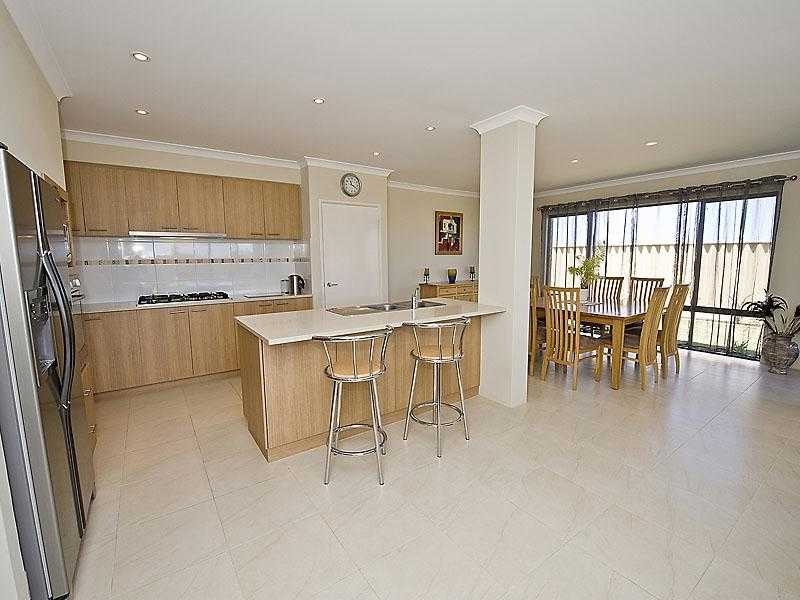 4 Kallatina Drive, Iluka WA 6028