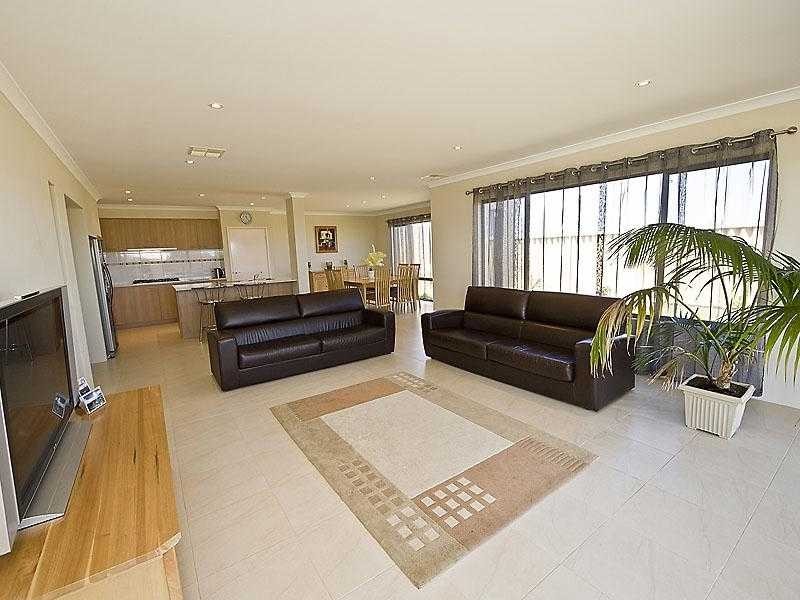 4 Kallatina Drive, Iluka WA 6028