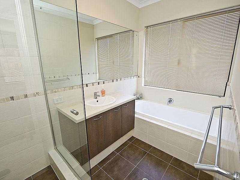 4 Kallatina Drive, Iluka WA 6028