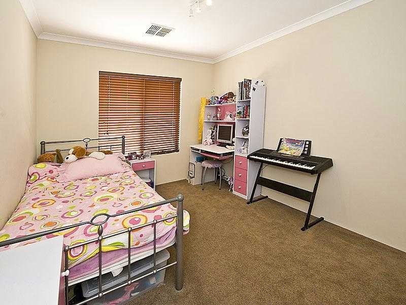 4 Kallatina Drive, Iluka WA 6028