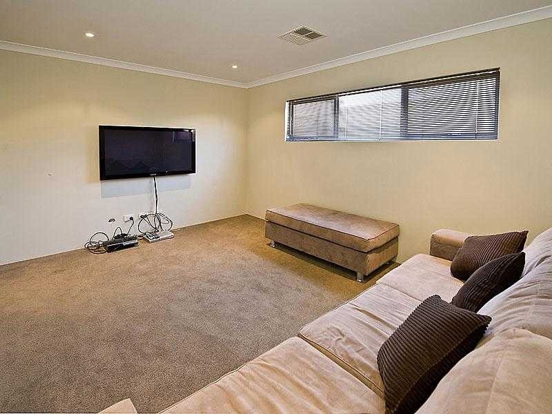 4 Kallatina Drive, Iluka WA 6028