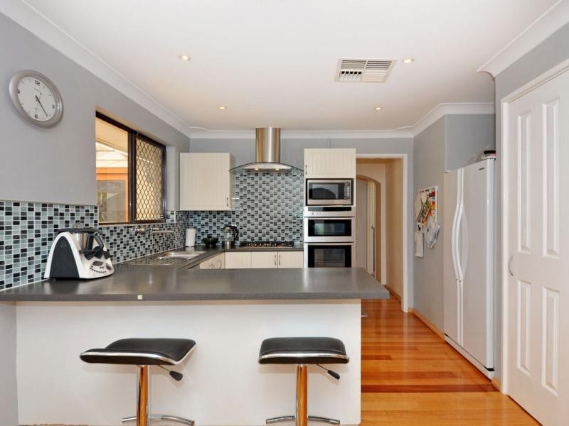 6 Lorne Road, Duncraig WA 6023