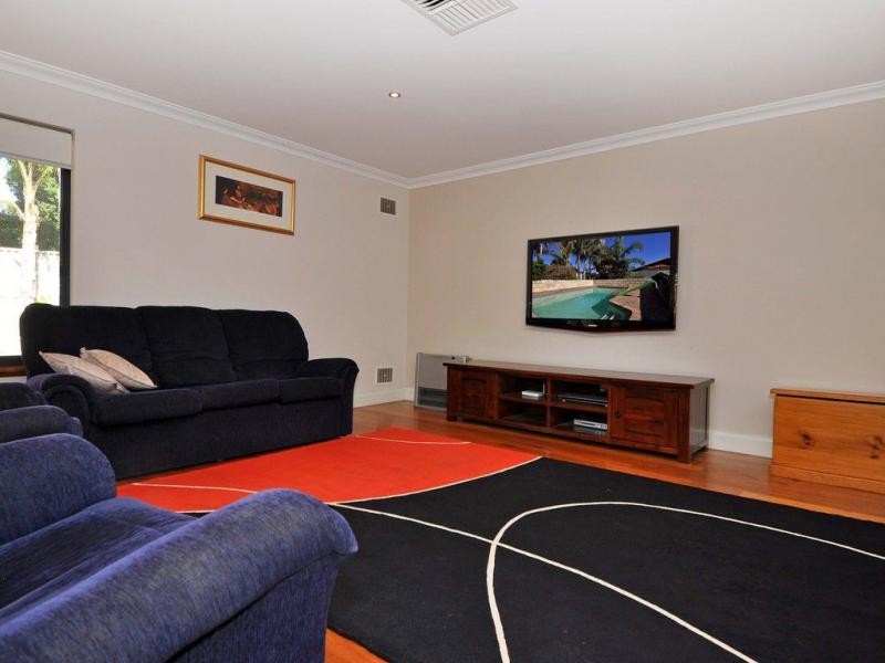 12 Doveridge Drive, Duncraig WA 6023