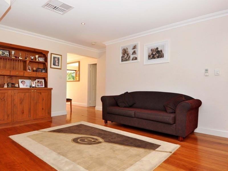 12 Doveridge Drive, Duncraig WA 6023