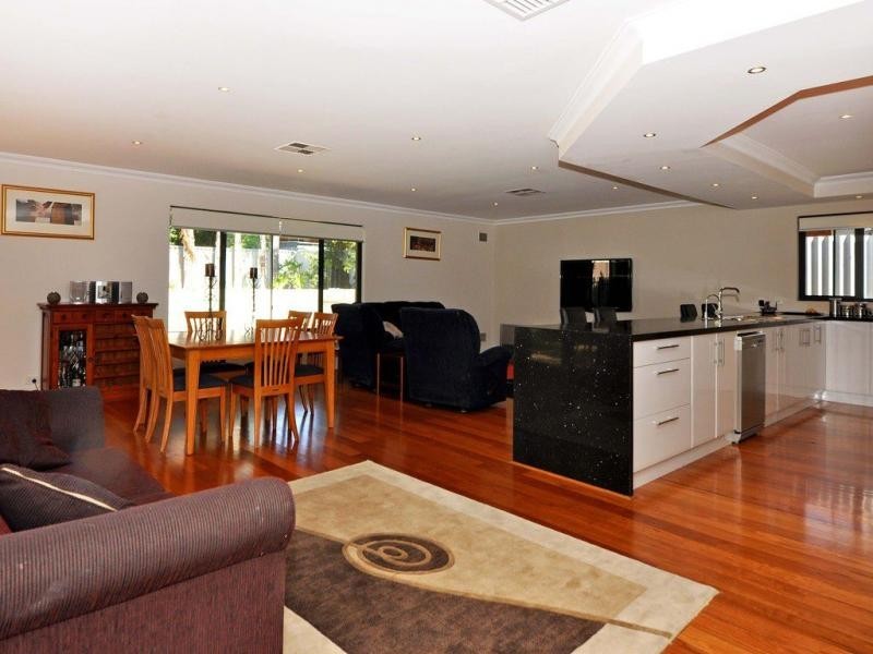 12 Doveridge Drive, Duncraig WA 6023