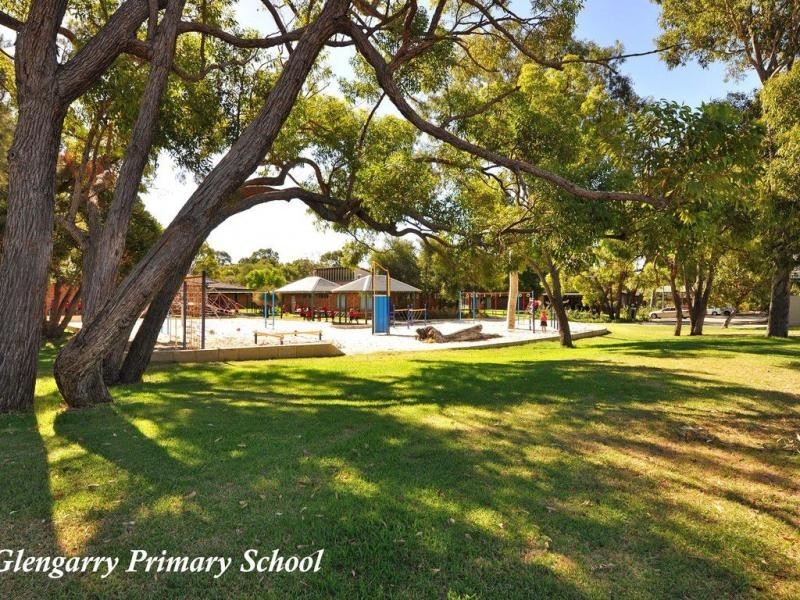 12 Doveridge Drive, Duncraig WA 6023