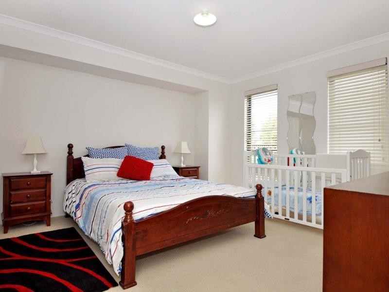 6 Ripplevale Circle, Carramar WA 6031