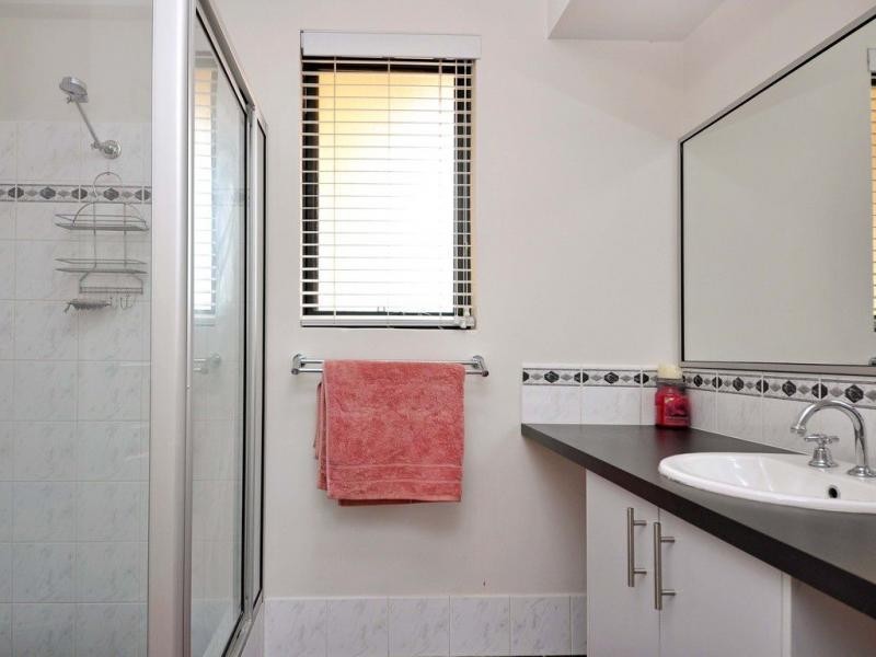 6 Ripplevale Circle, Carramar WA 6031